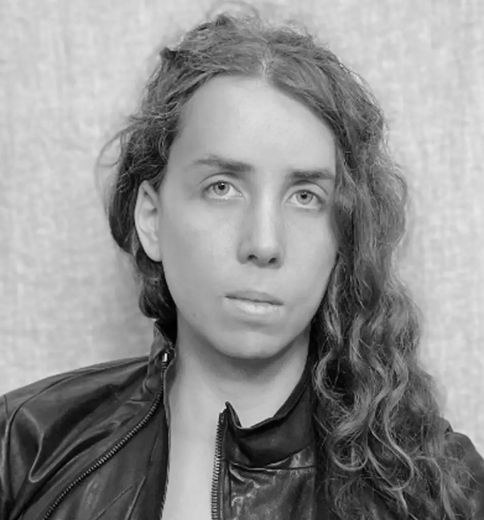 avery-levine-headshot