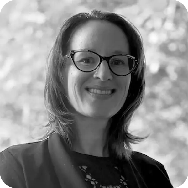 amanda-gunn-headshot-headshot